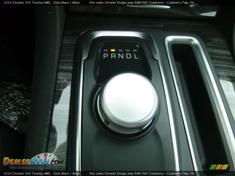 2019 Chrysler 300 Touring AWD Shifter Photo #20