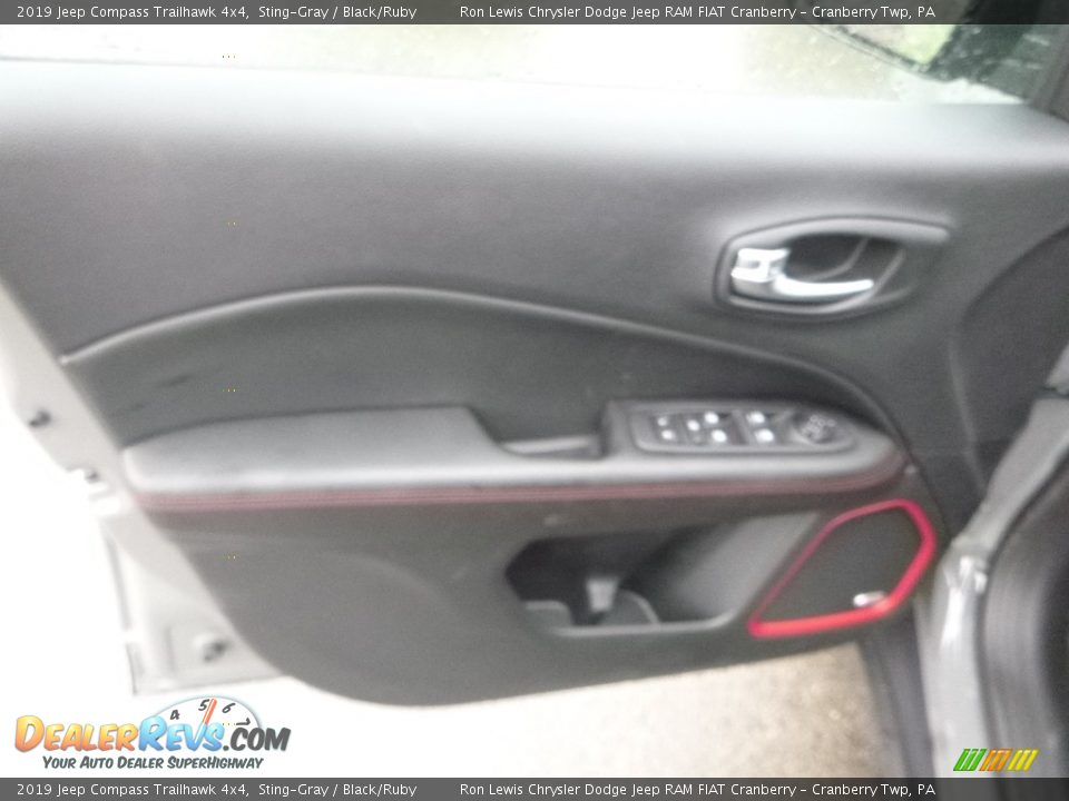 2019 Jeep Compass Trailhawk 4x4 Sting-Gray / Black/Ruby Photo #14