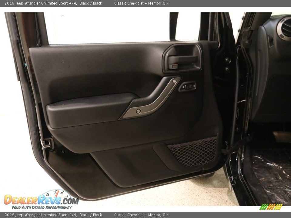 2016 Jeep Wrangler Unlimited Sport 4x4 Black / Black Photo #4