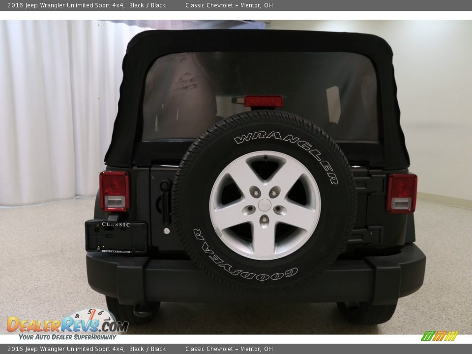 2016 Jeep Wrangler Unlimited Sport 4x4 Black / Black Photo #13