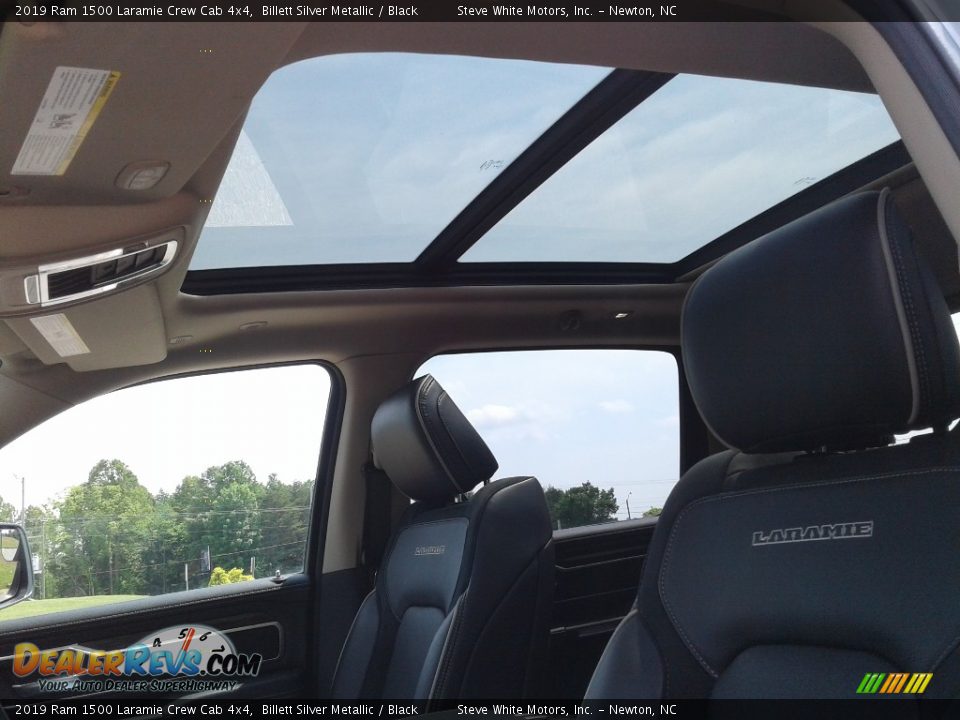 2019 Ram 1500 Laramie Crew Cab 4x4 Billett Silver Metallic / Black Photo #32
