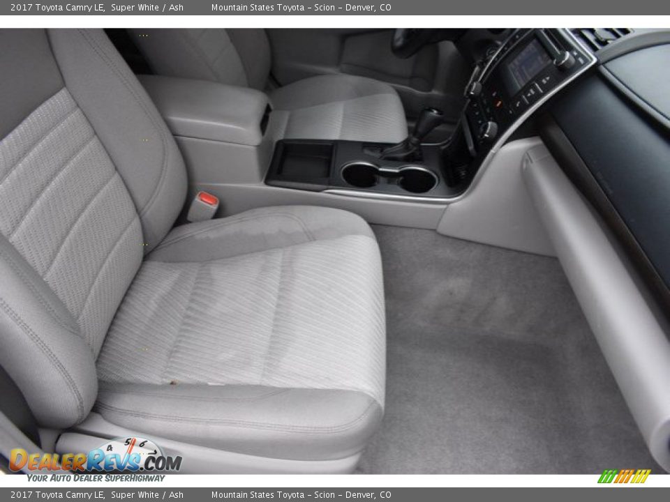 2017 Toyota Camry LE Super White / Ash Photo #17