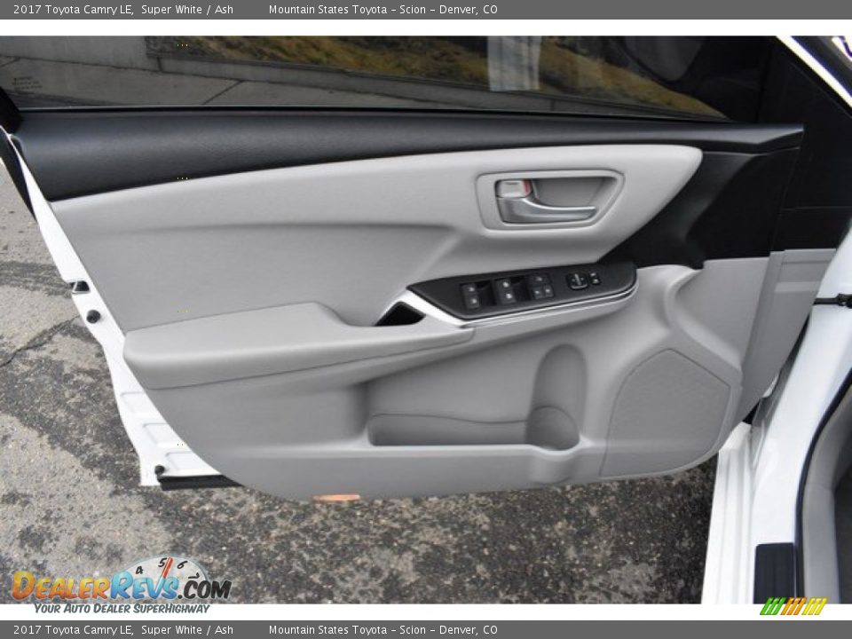 2017 Toyota Camry LE Super White / Ash Photo #24