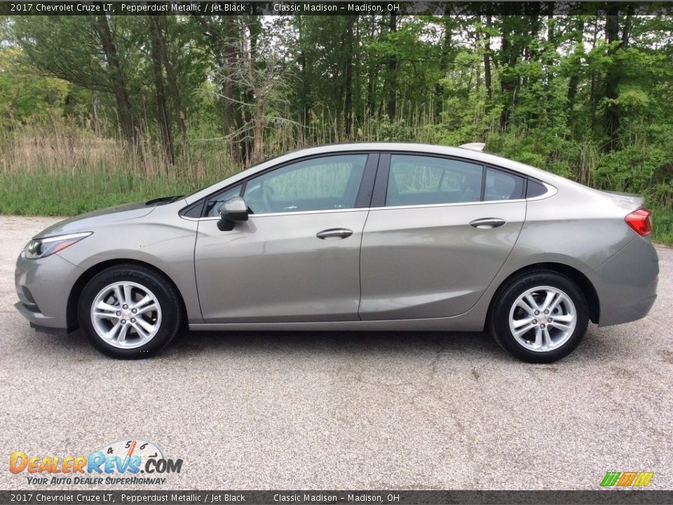 2017 Chevrolet Cruze LT Pepperdust Metallic / Jet Black Photo #2