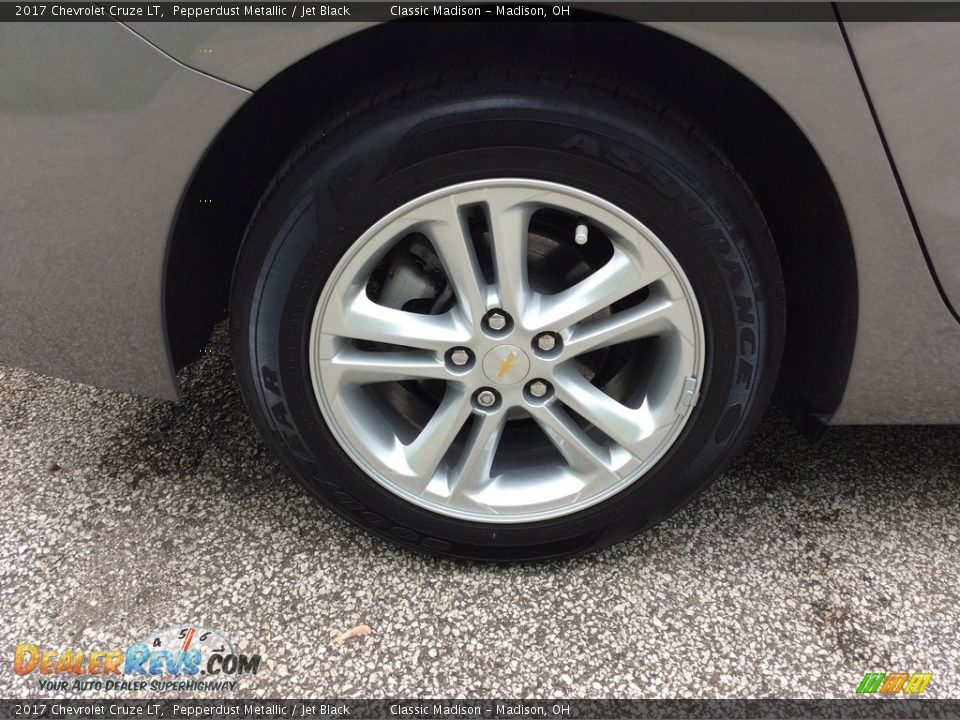 2017 Chevrolet Cruze LT Pepperdust Metallic / Jet Black Photo #10