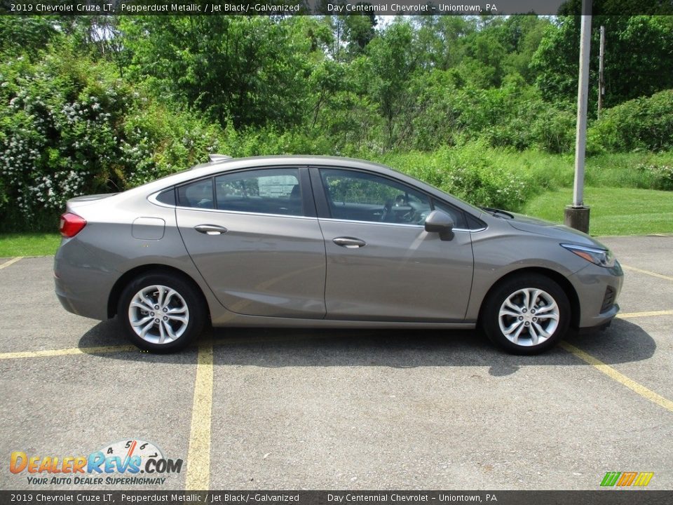 2019 Chevrolet Cruze LT Pepperdust Metallic / Jet Black/­Galvanized Photo #6