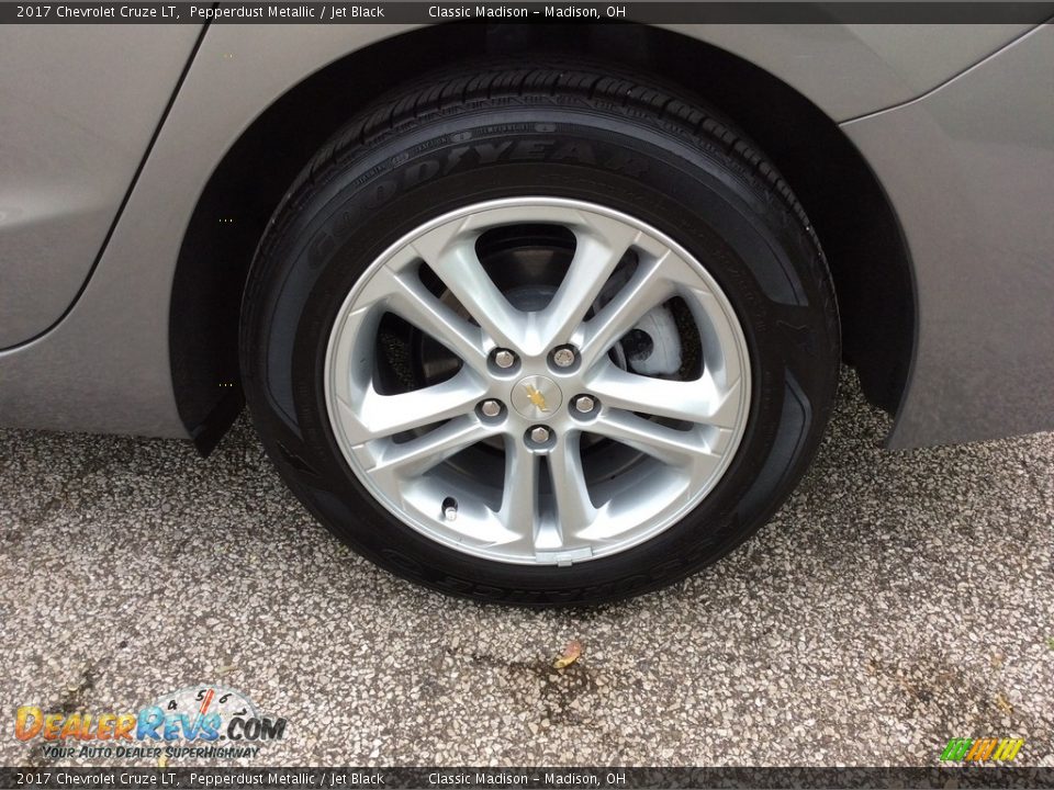 2017 Chevrolet Cruze LT Pepperdust Metallic / Jet Black Photo #11
