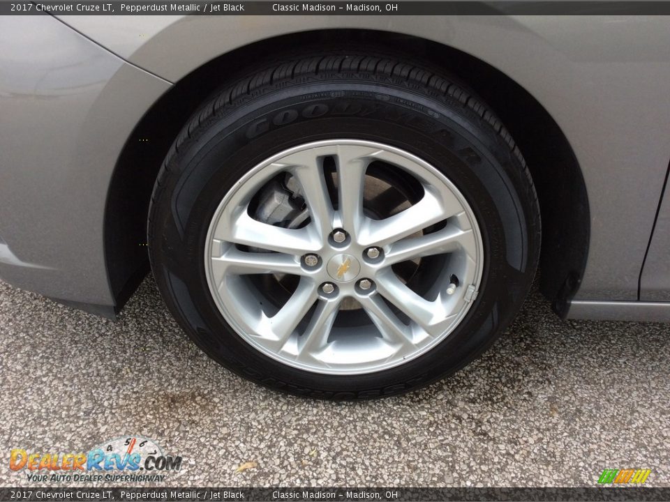 2017 Chevrolet Cruze LT Pepperdust Metallic / Jet Black Photo #12