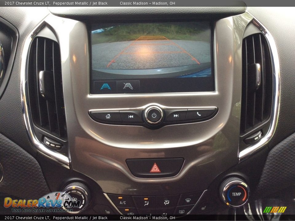 2017 Chevrolet Cruze LT Pepperdust Metallic / Jet Black Photo #24