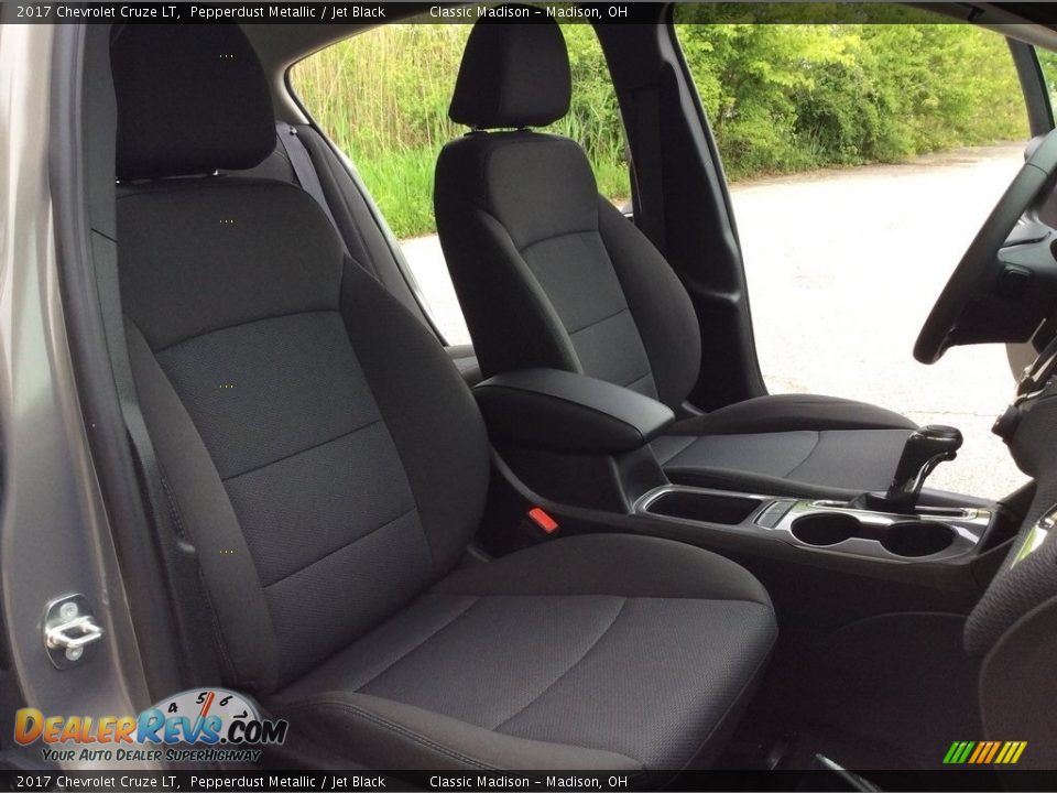 2017 Chevrolet Cruze LT Pepperdust Metallic / Jet Black Photo #26