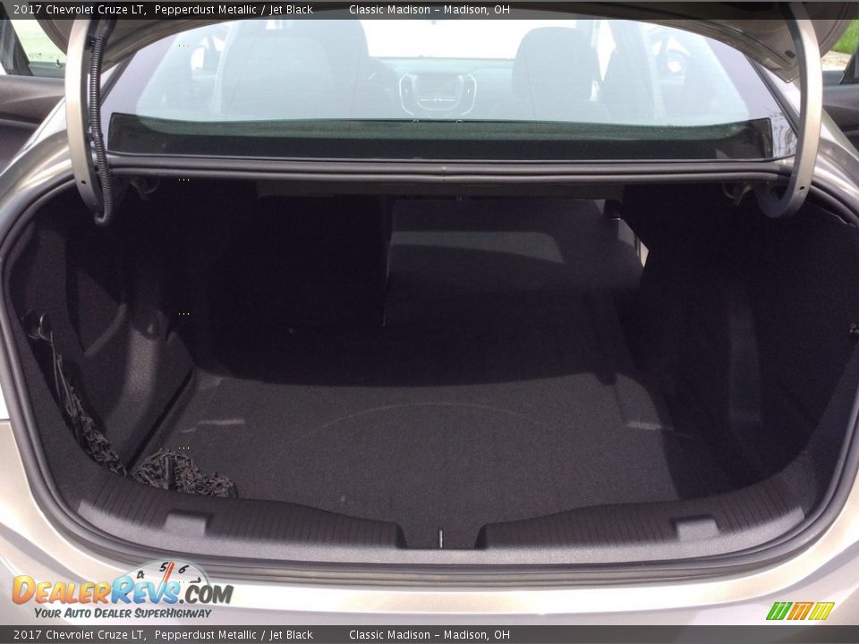 2017 Chevrolet Cruze LT Pepperdust Metallic / Jet Black Photo #31