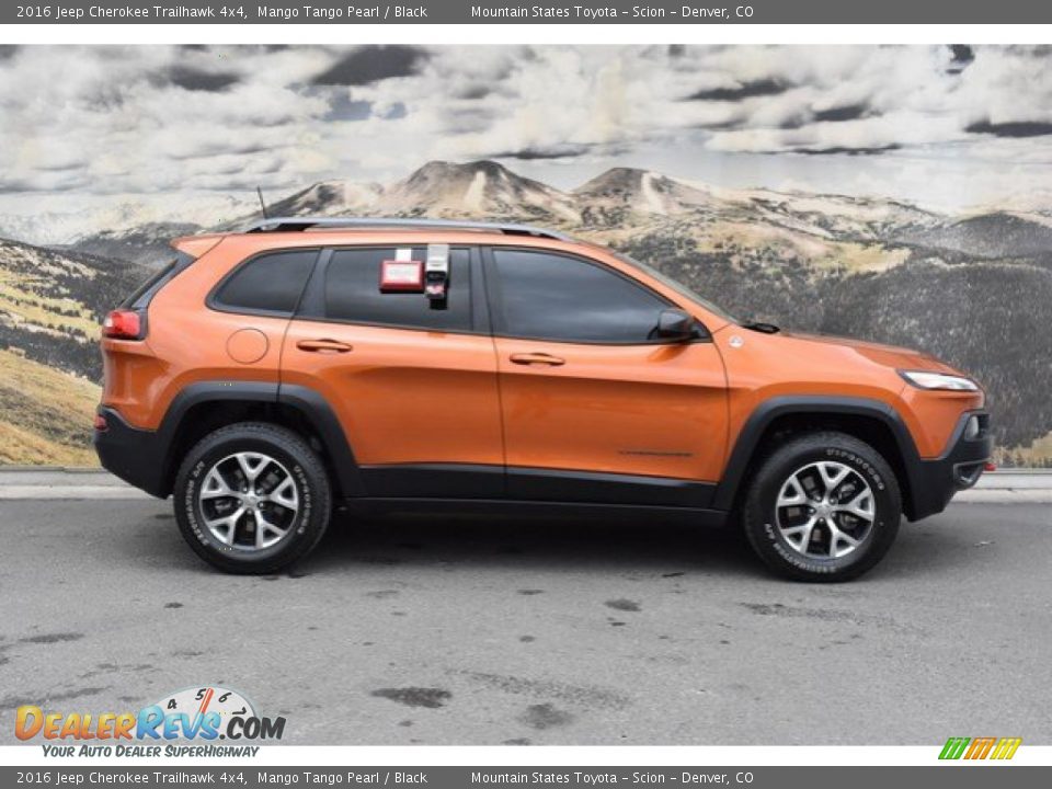 2016 Jeep Cherokee Trailhawk 4x4 Mango Tango Pearl / Black Photo #2