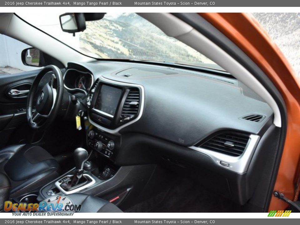 2016 Jeep Cherokee Trailhawk 4x4 Mango Tango Pearl / Black Photo #16