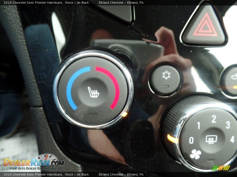 Controls of 2019 Chevrolet Sonic Premier Hatchback Photo #32
