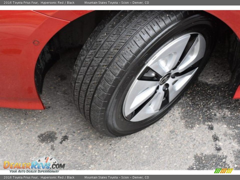 2016 Toyota Prius Four Hypersonic Red / Black Photo #29