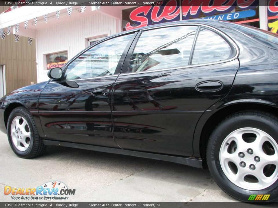 1998 Oldsmobile Intrigue GL Black / Beige Photo #5