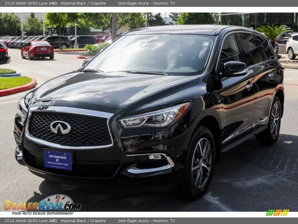 Front 3/4 View of 2019 Infiniti QX60 Luxe AWD Photo #3