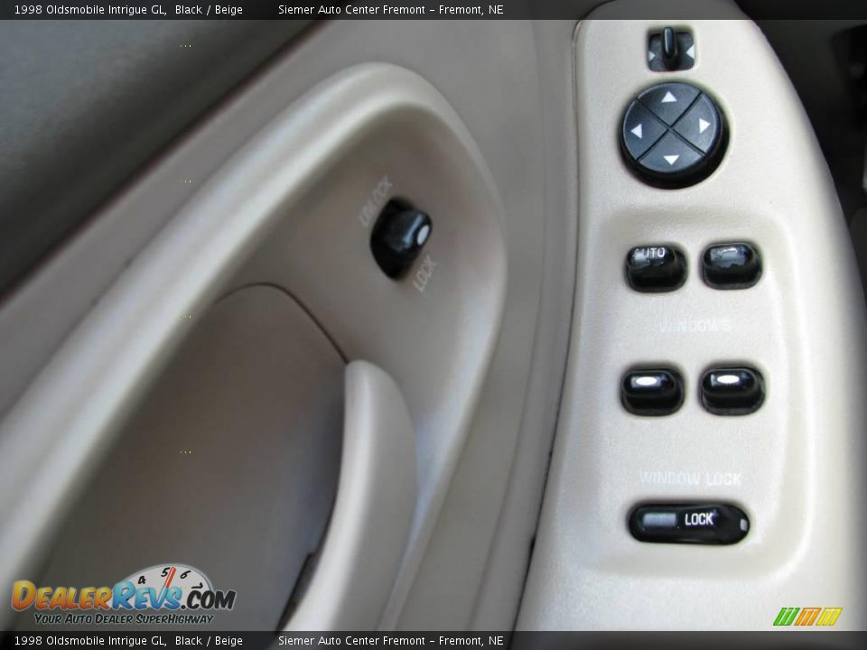 1998 Oldsmobile Intrigue GL Black / Beige Photo #21