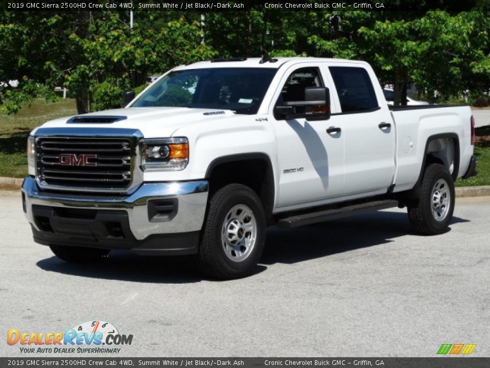 Front 3/4 View of 2019 GMC Sierra 2500HD Crew Cab 4WD Photo #5
