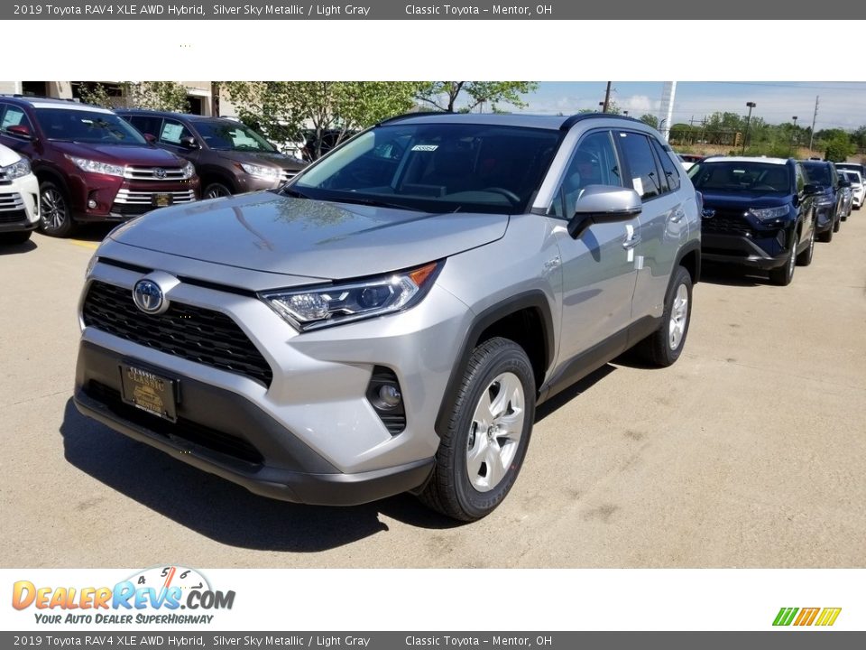 2019 Toyota RAV4 XLE AWD Hybrid Silver Sky Metallic / Light Gray Photo #1