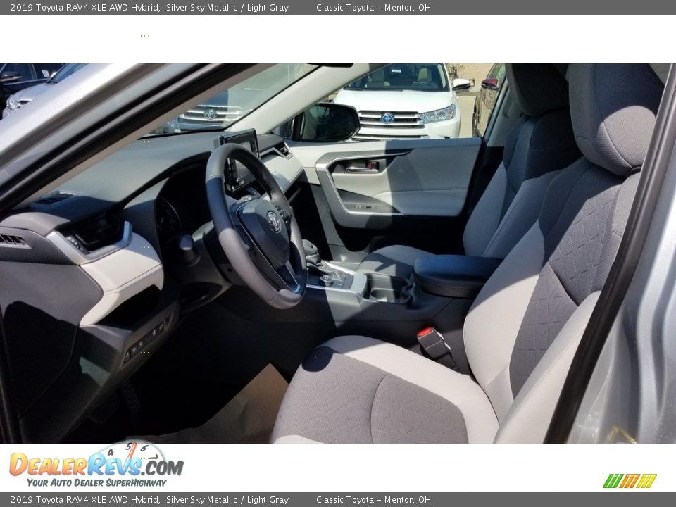 2019 Toyota RAV4 XLE AWD Hybrid Silver Sky Metallic / Light Gray Photo #2