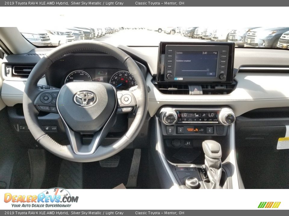2019 Toyota RAV4 XLE AWD Hybrid Silver Sky Metallic / Light Gray Photo #4