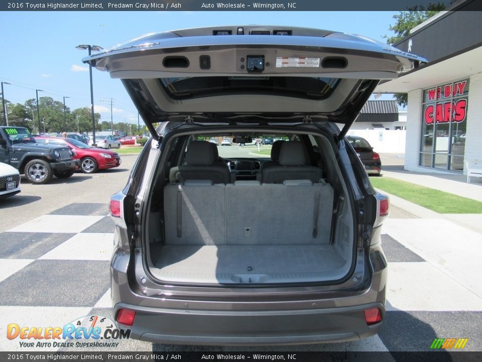 2016 Toyota Highlander Limited Predawn Gray Mica / Ash Photo #5