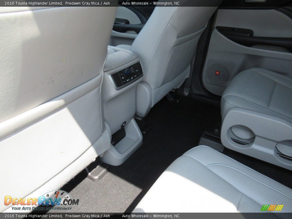 2016 Toyota Highlander Limited Predawn Gray Mica / Ash Photo #10