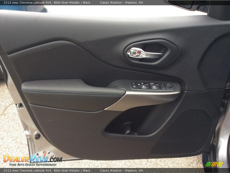 2019 Jeep Cherokee Latitude 4x4 Billet Silver Metallic / Black Photo #8