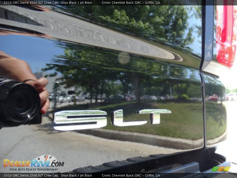 2019 GMC Sierra 1500 SLT Crew Cab Onyx Black / Jet Black Photo #10