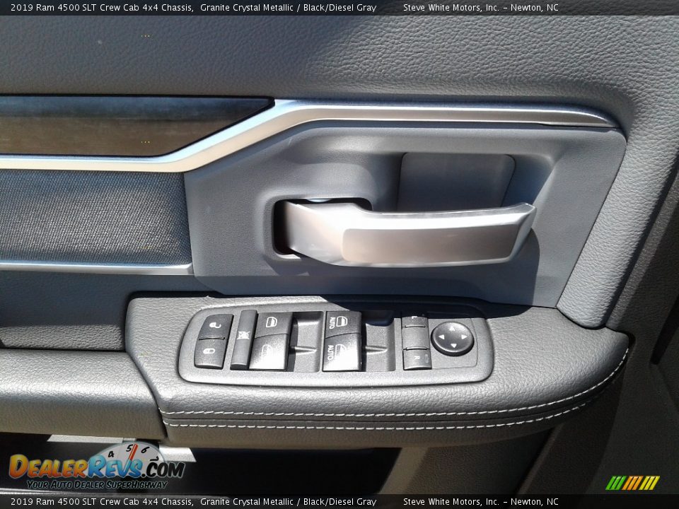 2019 Ram 4500 SLT Crew Cab 4x4 Chassis Granite Crystal Metallic / Black/Diesel Gray Photo #9