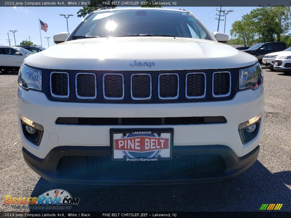 2019 Jeep Compass Latitude 4x4 White / Black Photo #2