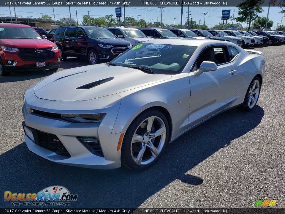 Front 3/4 View of 2017 Chevrolet Camaro SS Coupe Photo #3