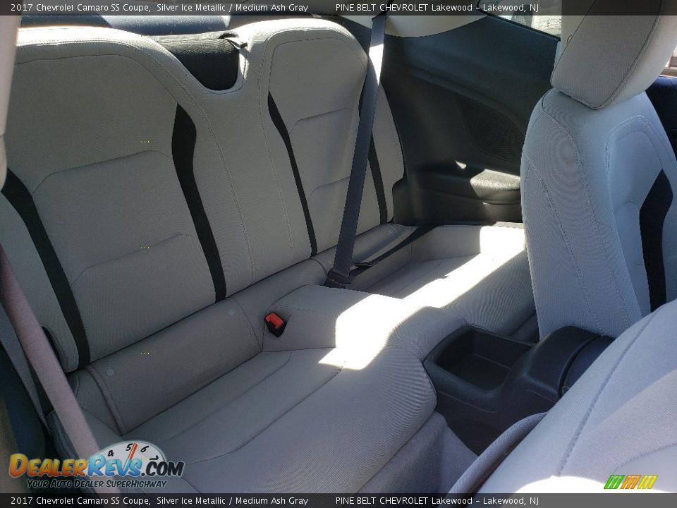 2017 Chevrolet Camaro SS Coupe Silver Ice Metallic / Medium Ash Gray Photo #16