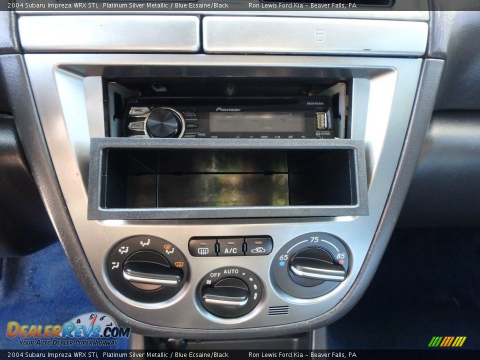 2004 Subaru Impreza WRX STi Platinum Silver Metallic / Blue Ecsaine/Black Photo #18