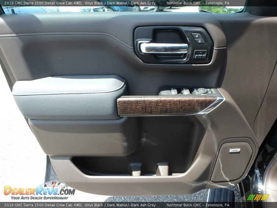 2019 GMC Sierra 1500 Denali Crew Cab 4WD Onyx Black / Dark Walnut/­Dark Ash Grey Photo #13