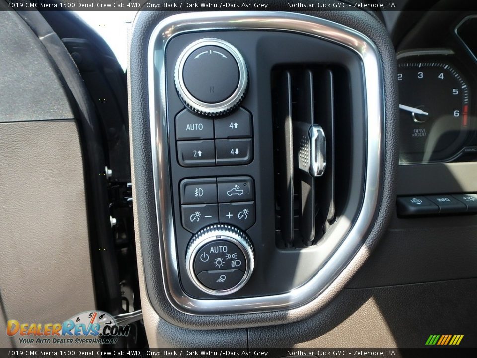2019 GMC Sierra 1500 Denali Crew Cab 4WD Onyx Black / Dark Walnut/­Dark Ash Grey Photo #14