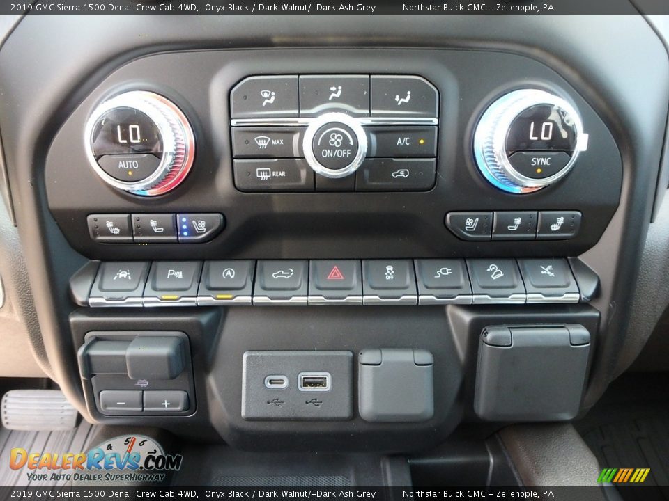 2019 GMC Sierra 1500 Denali Crew Cab 4WD Onyx Black / Dark Walnut/­Dark Ash Grey Photo #17