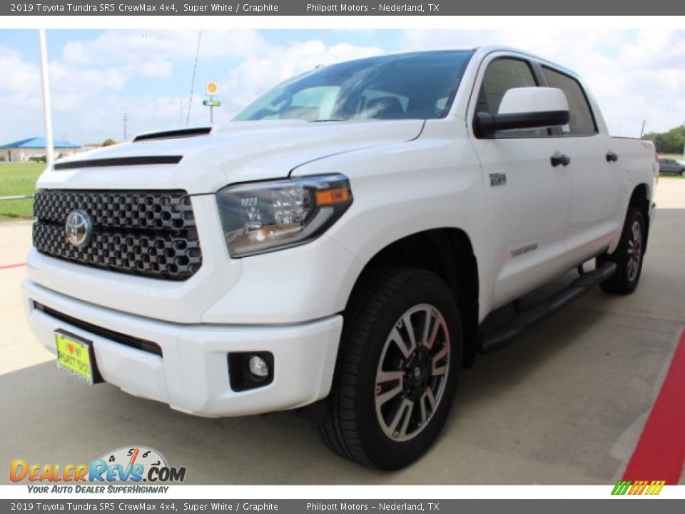 2019 Toyota Tundra SR5 CrewMax 4x4 Super White / Graphite Photo #4