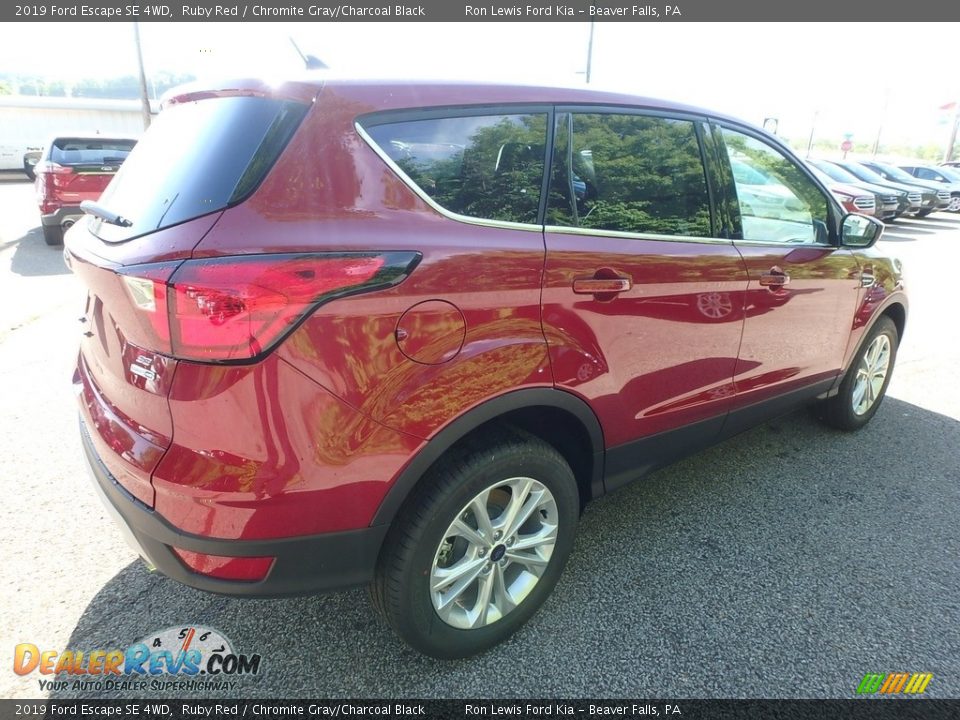2019 Ford Escape SE 4WD Ruby Red / Chromite Gray/Charcoal Black Photo #2