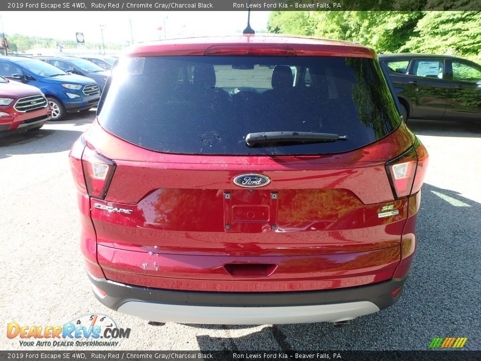 2019 Ford Escape SE 4WD Ruby Red / Chromite Gray/Charcoal Black Photo #3