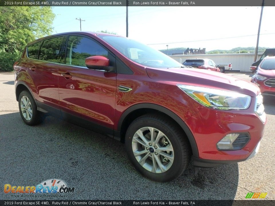 2019 Ford Escape SE 4WD Ruby Red / Chromite Gray/Charcoal Black Photo #9