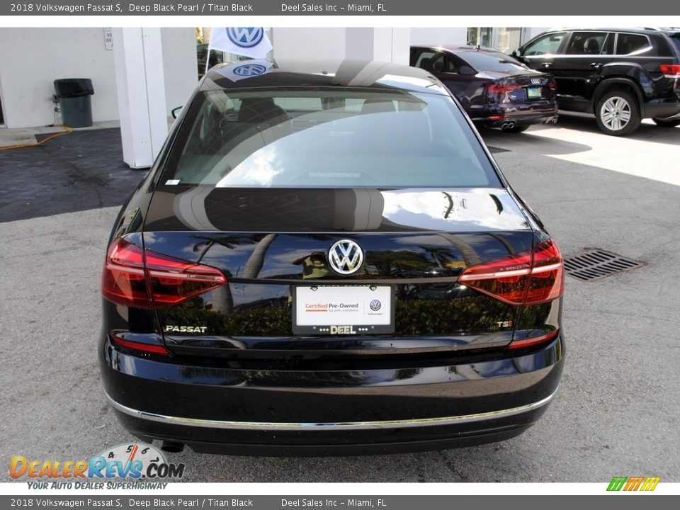 2018 Volkswagen Passat S Deep Black Pearl / Titan Black Photo #8