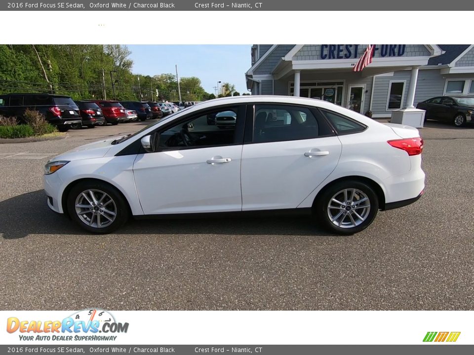 2016 Ford Focus SE Sedan Oxford White / Charcoal Black Photo #4
