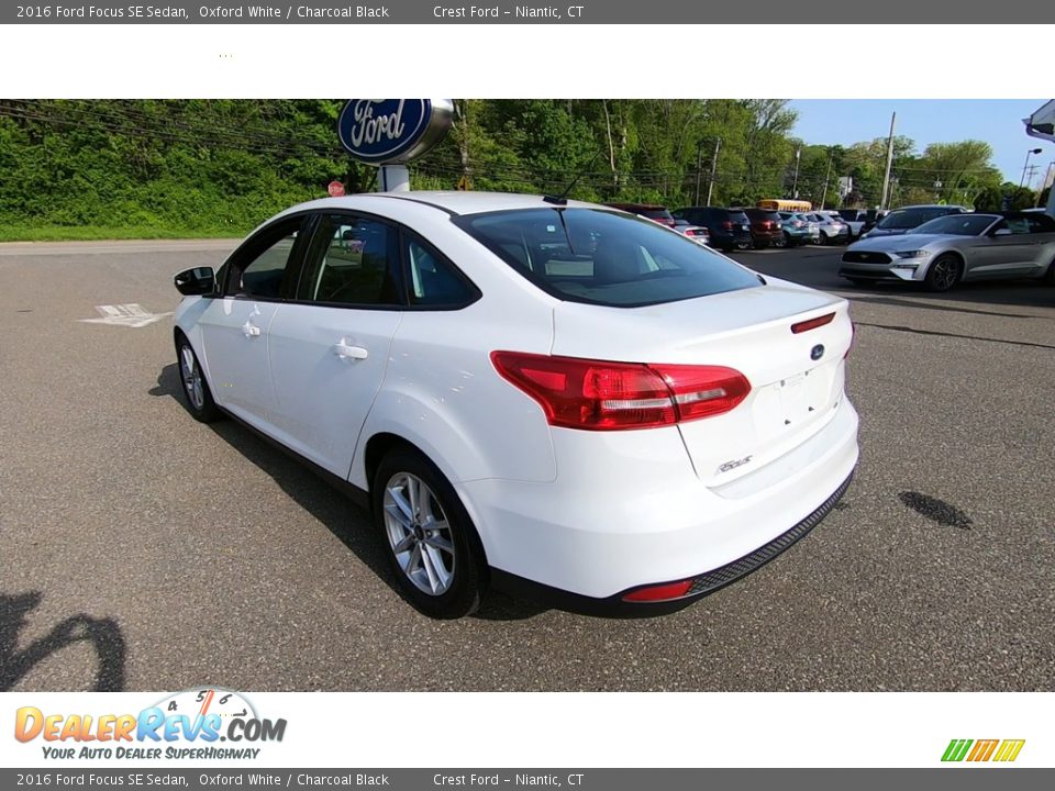 2016 Ford Focus SE Sedan Oxford White / Charcoal Black Photo #5