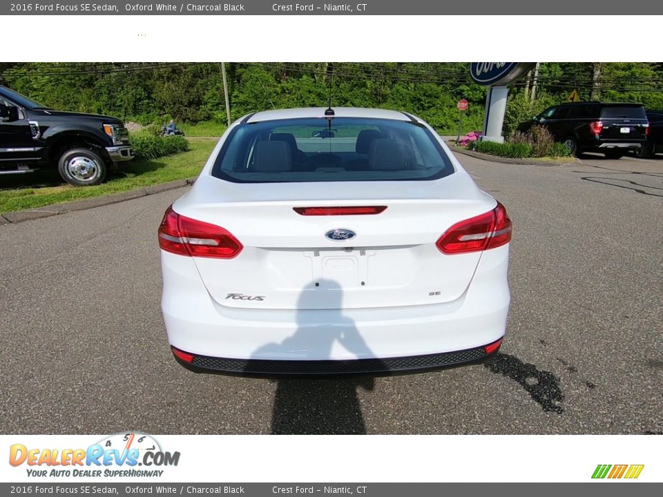 2016 Ford Focus SE Sedan Oxford White / Charcoal Black Photo #6