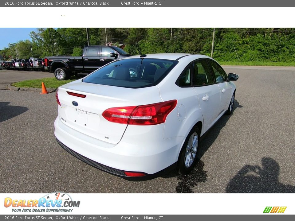 2016 Ford Focus SE Sedan Oxford White / Charcoal Black Photo #7