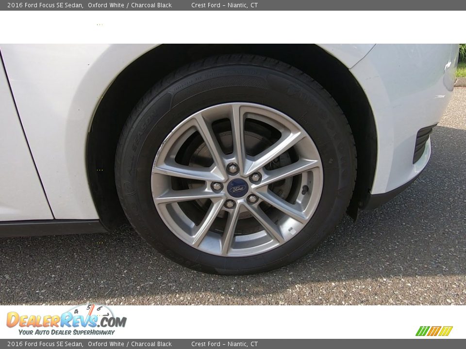 2016 Ford Focus SE Sedan Oxford White / Charcoal Black Photo #26