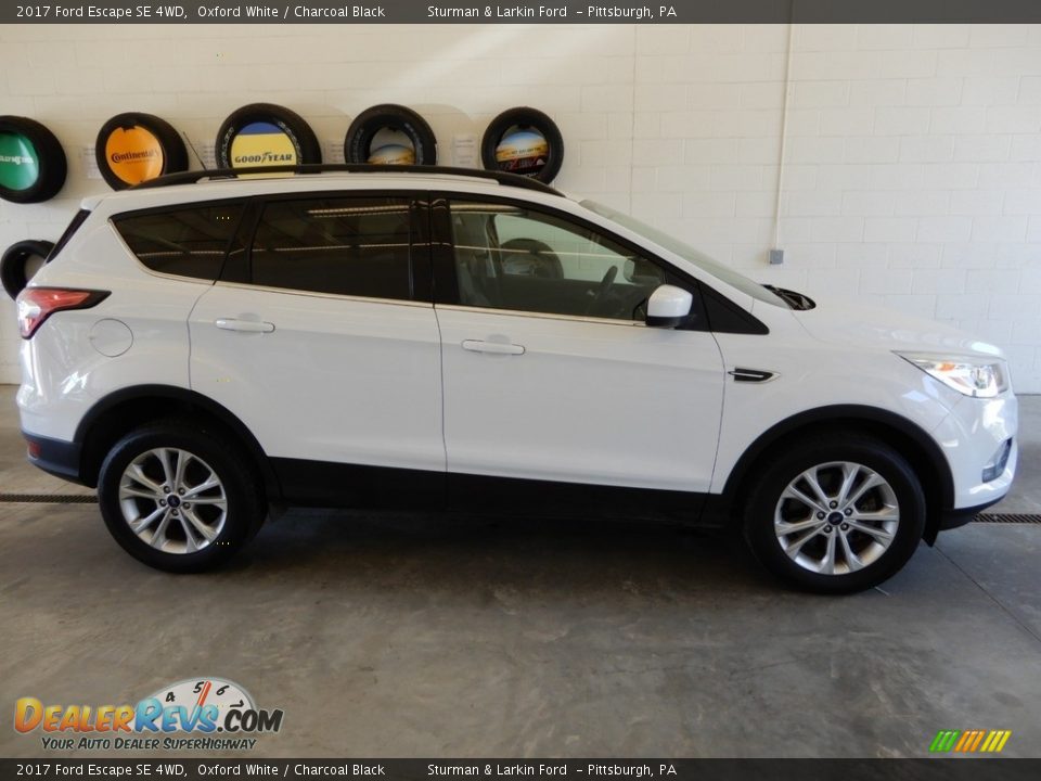 2017 Ford Escape SE 4WD Oxford White / Charcoal Black Photo #3