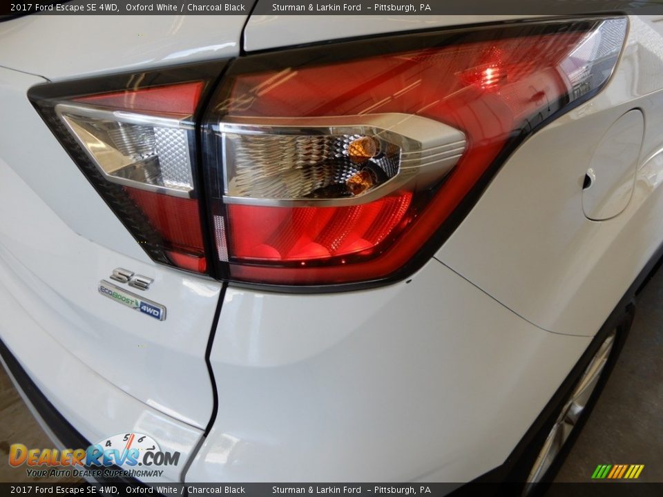 2017 Ford Escape SE 4WD Oxford White / Charcoal Black Photo #5
